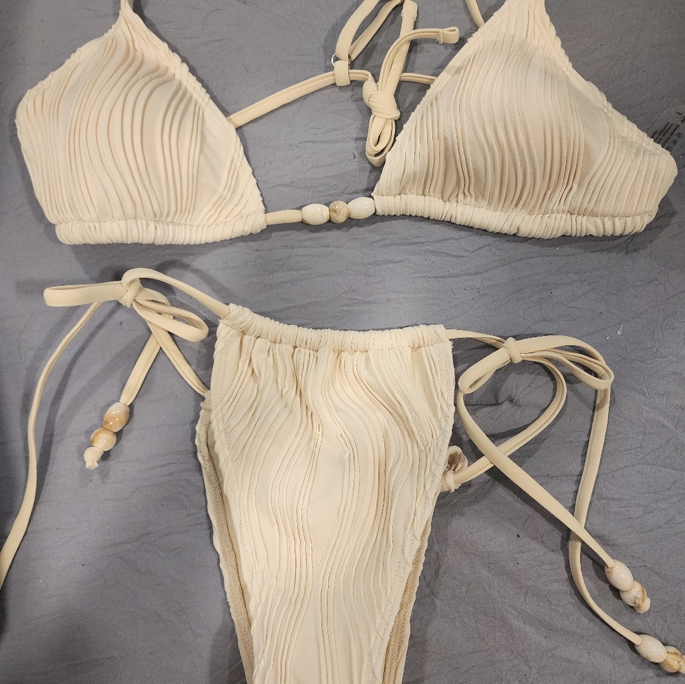 Seamoly NWOT Cream Bikini Set SZ L